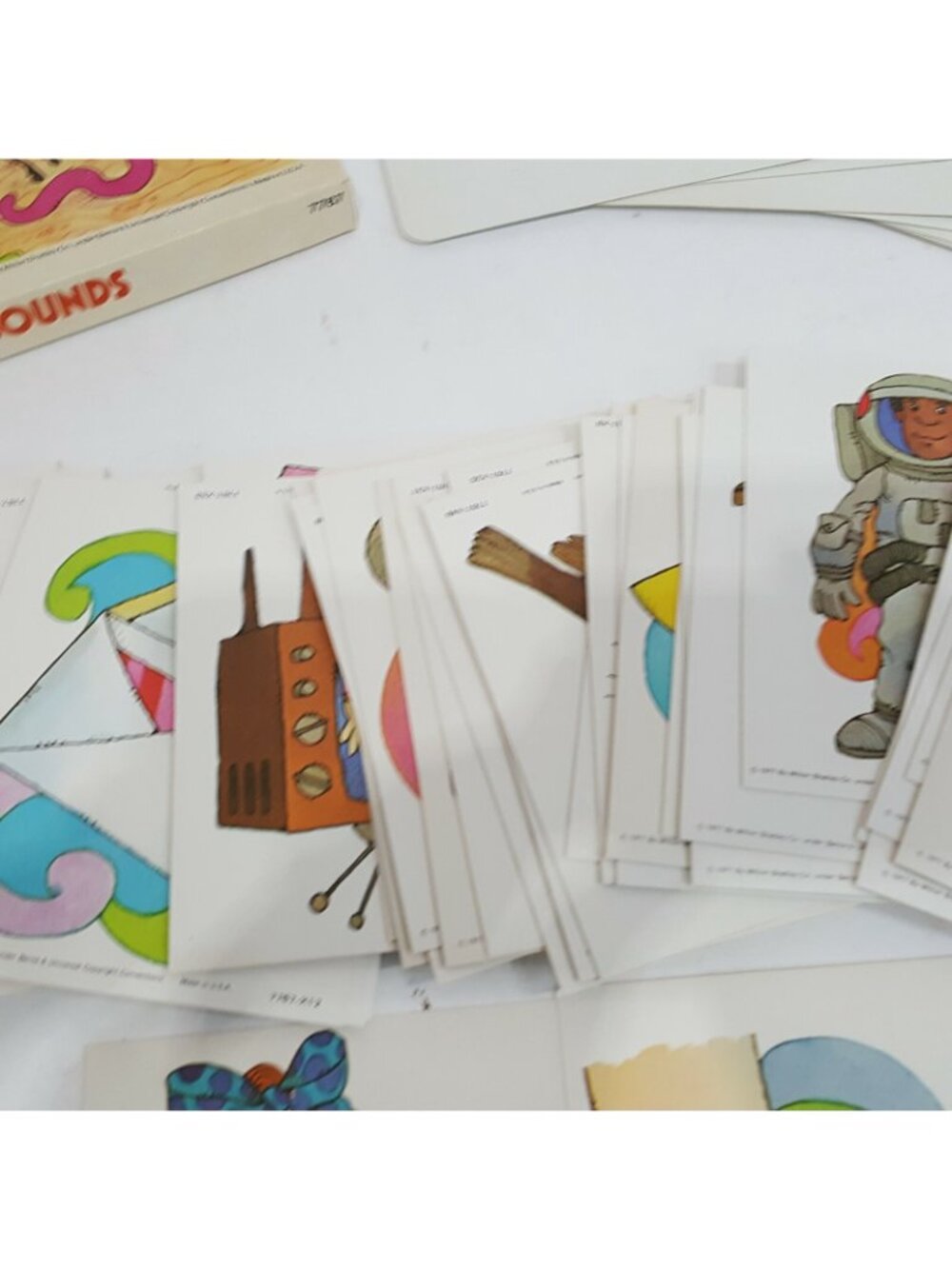 Vintage Milton Bradley Beginning Sounds Game Picture Illustrated Cards 1977 USA - Picture 8 of 11